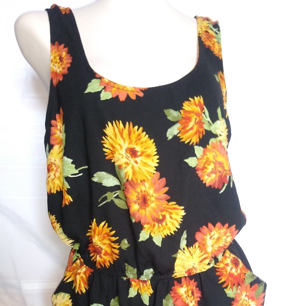 Gorgeous Forever 21 floral romper S